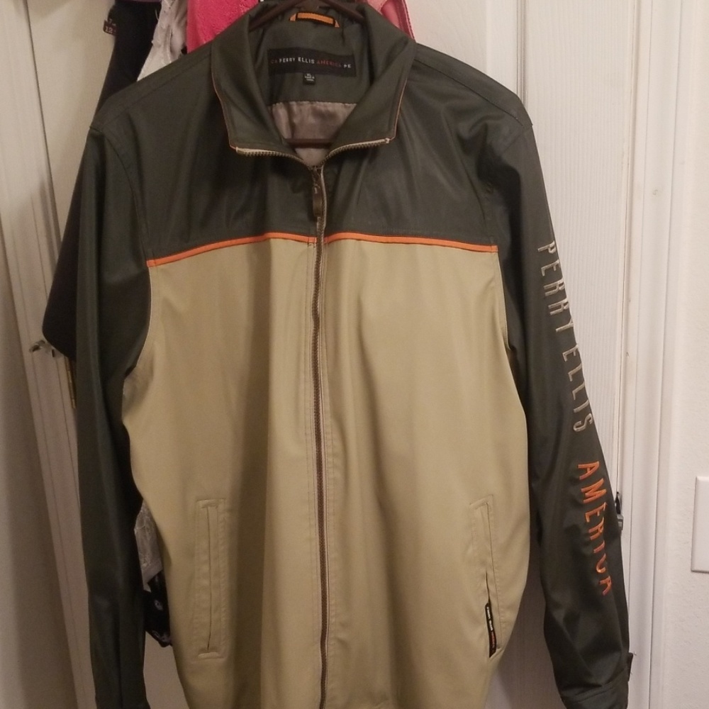 Perry Ellis water proof zip up jacket